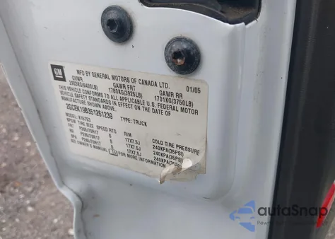 2005 Chevrolet Silverado K1500 из США, поврежденный, VIN 2GCEK19B351261239